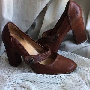 Frye leather Mary Jane heels size 7.5